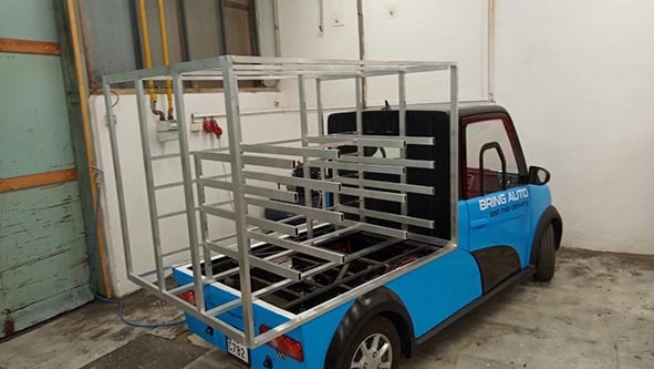 Hliníková konstrukce v průběhu výroby